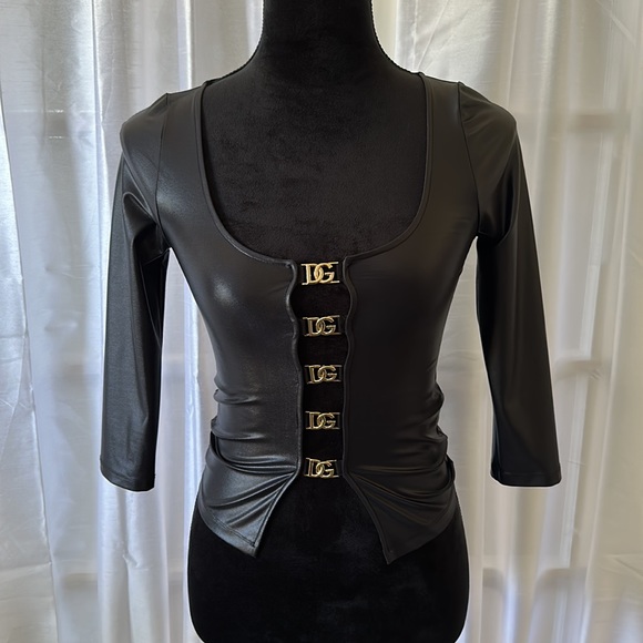 ⛔️SOLD⛔️ NWT Dolce & Gabbana Gold DG Buckle LS Cropped Blouse- Sz 40 - Picture 2 of 9